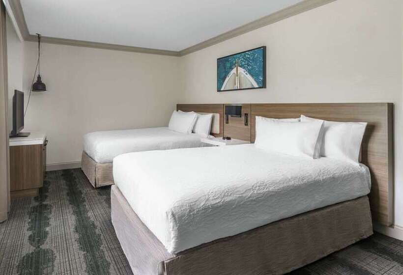 חדר סטנדרט נוף לעיר, Hilton Waikiki Beach Resort & Spa