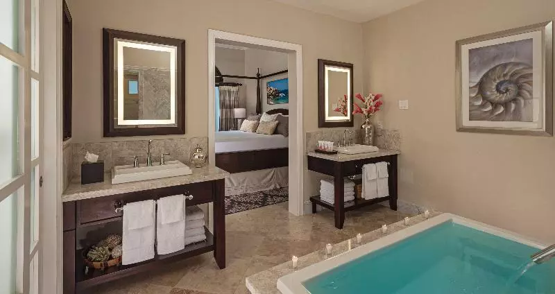 اتاق استاندارد با تخت بزرگ, Holiday Inn Express & Suites Chatsworth, An Ihg