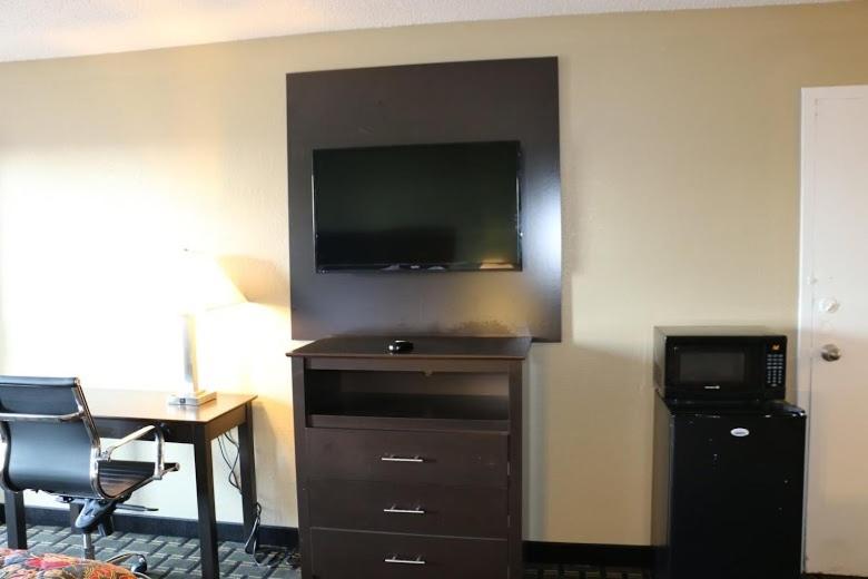 스탠다드 룸 더블 침대 2개, Kings Inn Civic Center/uab