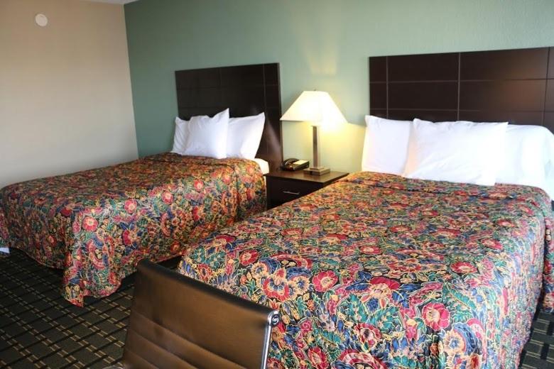 Номер Стандарт 2 Двуспальные Кровати, Kings Inn Civic Center/uab