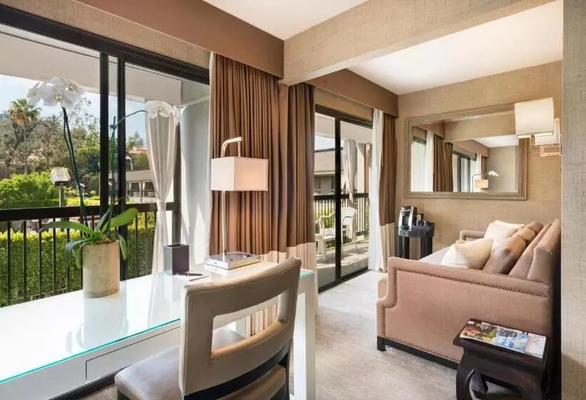 سوییت جونیور اجرایی, Luxe Sunset Boulevard