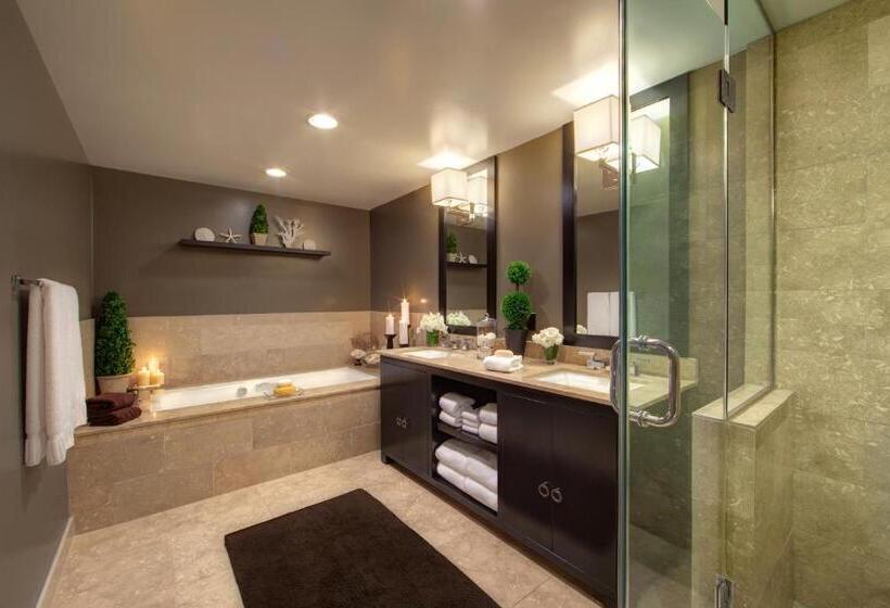 جناح جونيور إداري, Luxe Sunset Boulevard