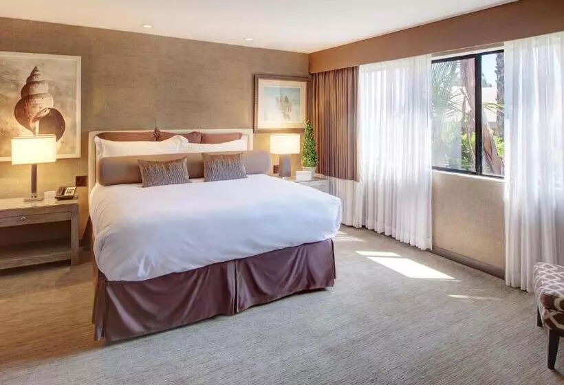 اتاق لوکس با تخت بزرگ, Luxe Sunset Boulevard