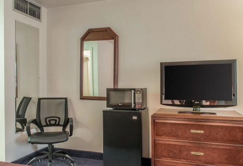 غرفه قياسيه سريرين مزدوجين, Quality Inn