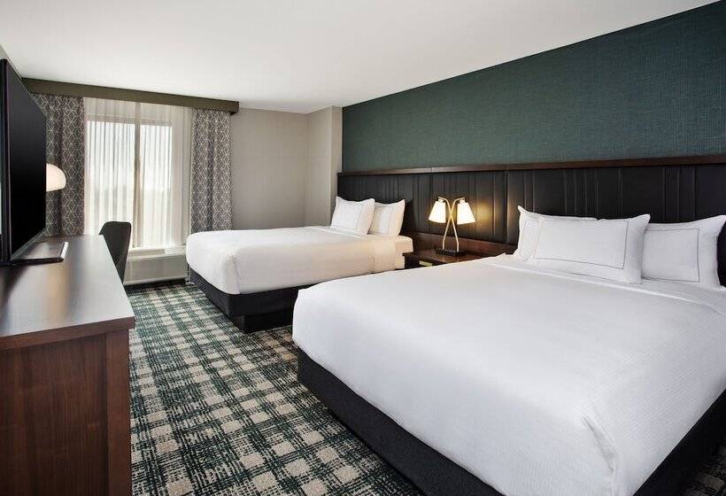 带2个双人床的标准工作室, Doubletree By Hilton Lansing
