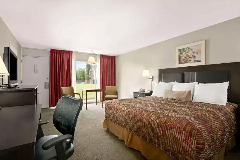 デラックスルーム, Ramada By Wyndham Washington