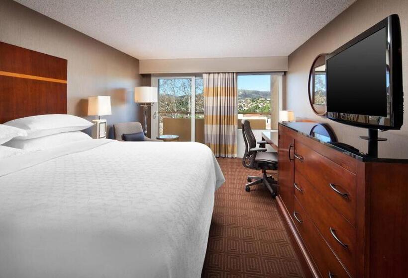 장애인을 위한 킹사이즈 침대 스탠다드 룸, Sheraton Agoura Hills