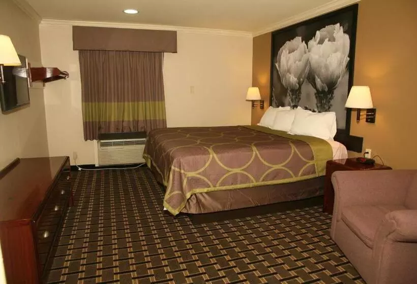 سوئیت با تخت بزرگ, Super 8 By Wyndham Tyler Tx