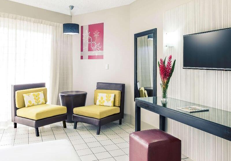 디럭스 룸, Warwick Melrose