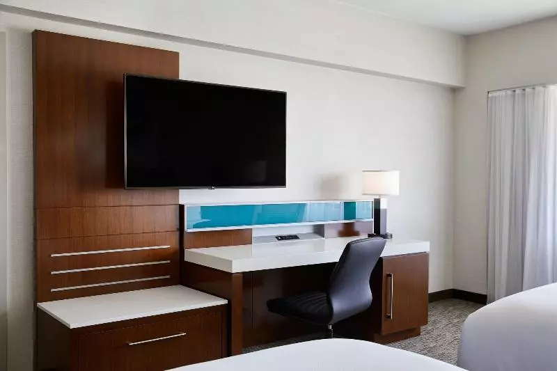 キングサイズベッドのスタンダードルーム, Delta Hotels By Marriott Phoenix Mesa