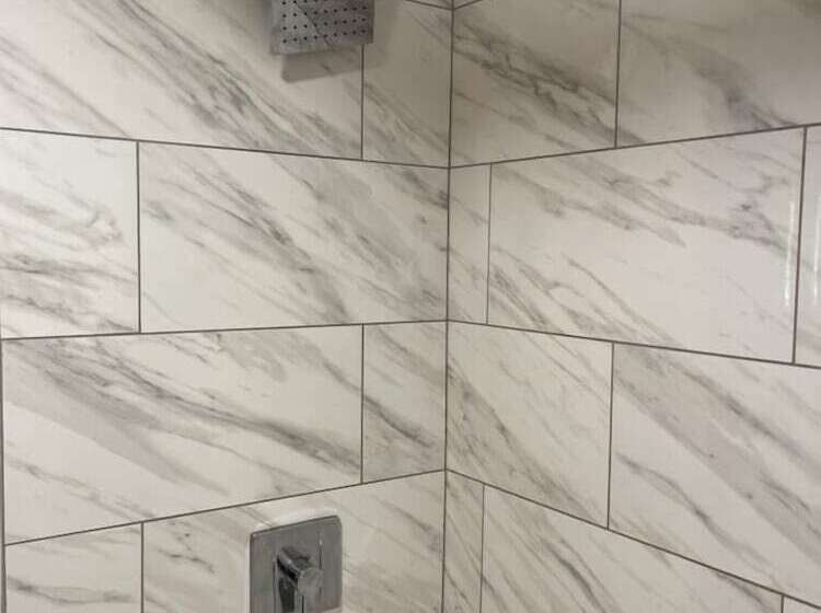 اتاق لوکس, Bear Mount Inn & Suites