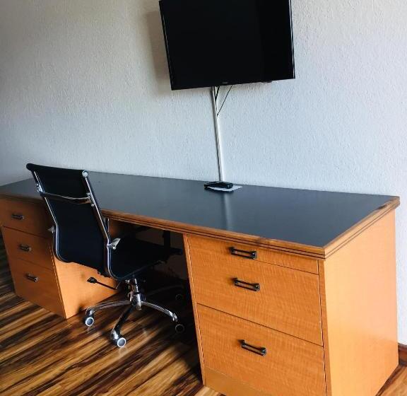 اتاق خانوادگی, Bear Mount Inn & Suites