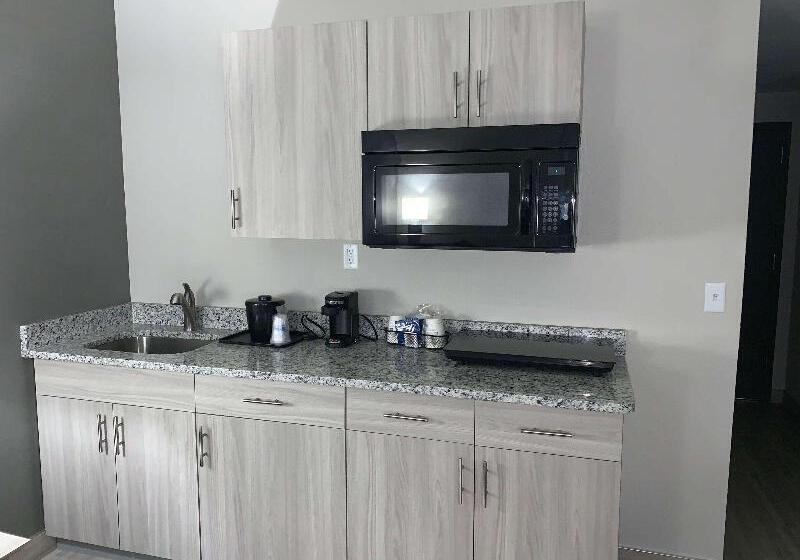 Люкс, Best Western Plus Clarks Summit Scranton