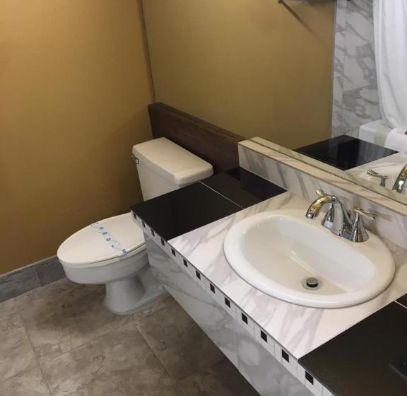 Люкс Deluxe Кровать Кинг, Days Inn By Wyndham Bend