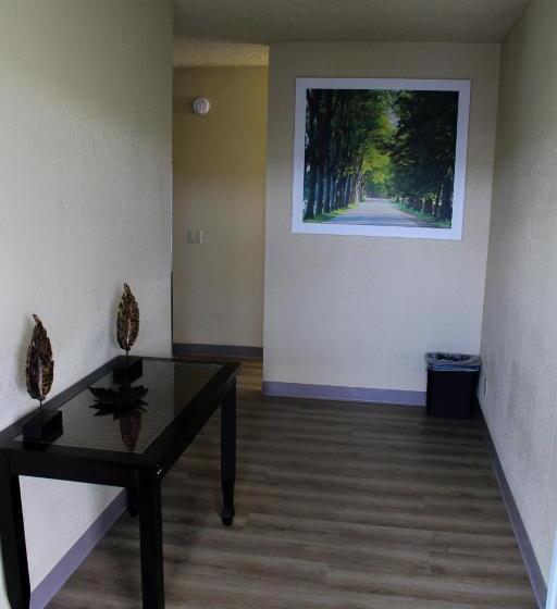 キングサイズベッドのデラックススイート, Days Inn By Wyndham Bend