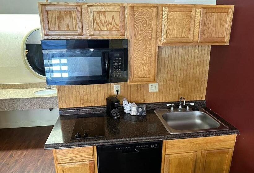 디럭스 룸 킹사이즈 침대, Red Roof Inn Parkersburg
