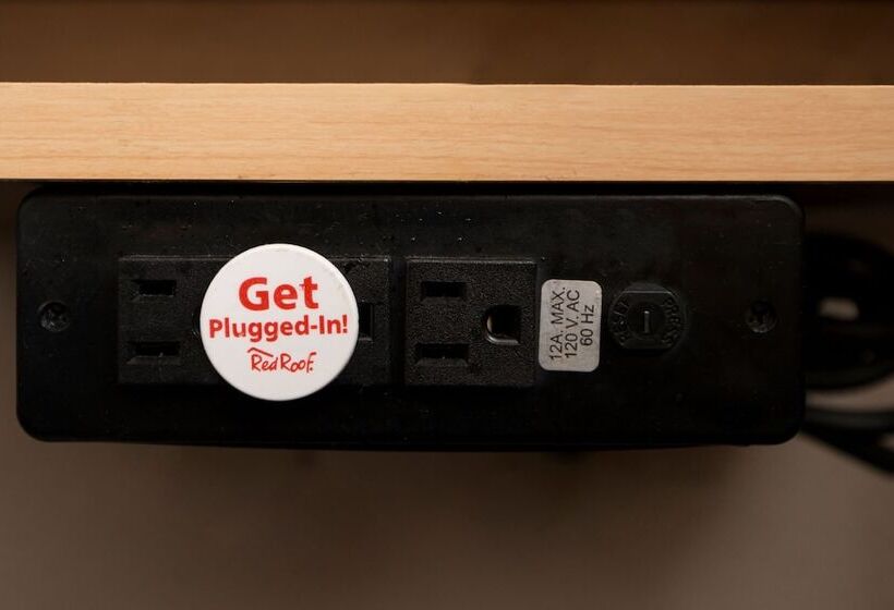 غرفه قياسيه سريرين مزدوجين, Red Roof Inn Utica