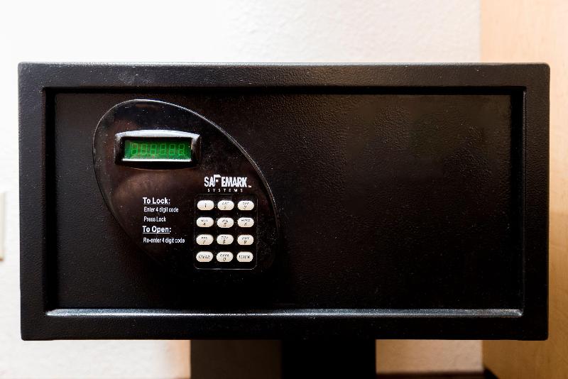 غرفة سوبيريور سرير كينج, Red Roof Inn Utica