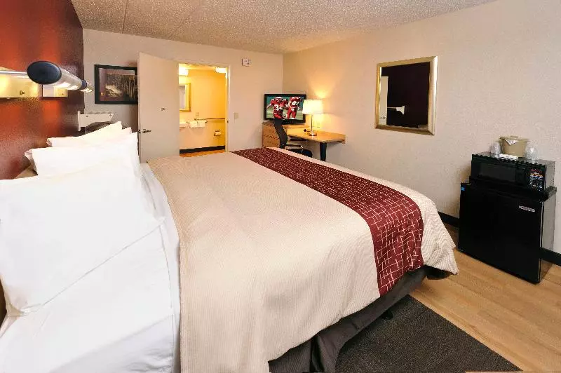 اتاق سوپریور با تخت بزرگ, Red Roof Inn Utica