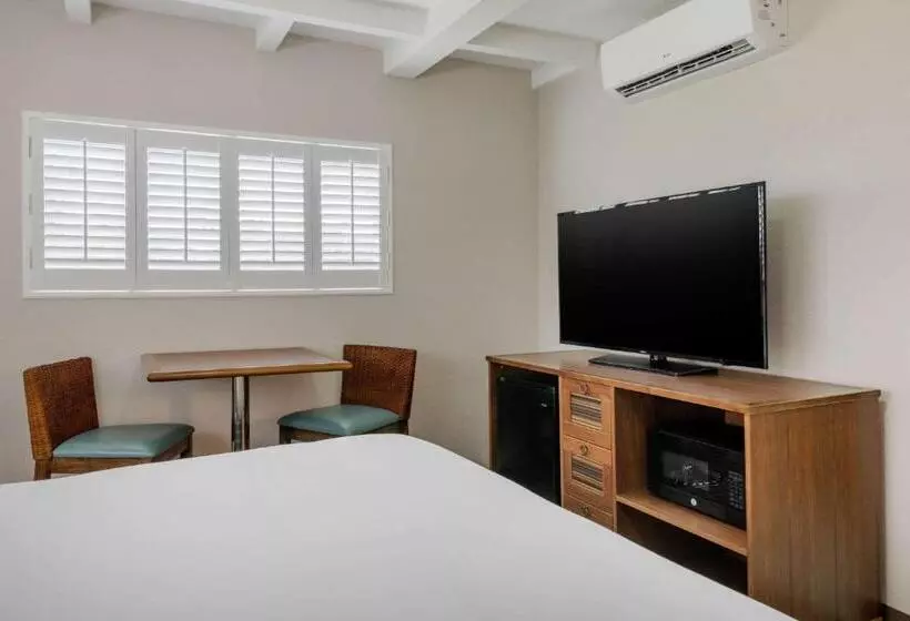 キングサイズベッドのスタンダードルーム, Seafarer Inn & Suites, Ascend Hotel Collection