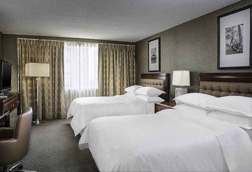 חדר סטנדרט שתי מיטות זוגיות, Sheraton Oklahoma City Downtown