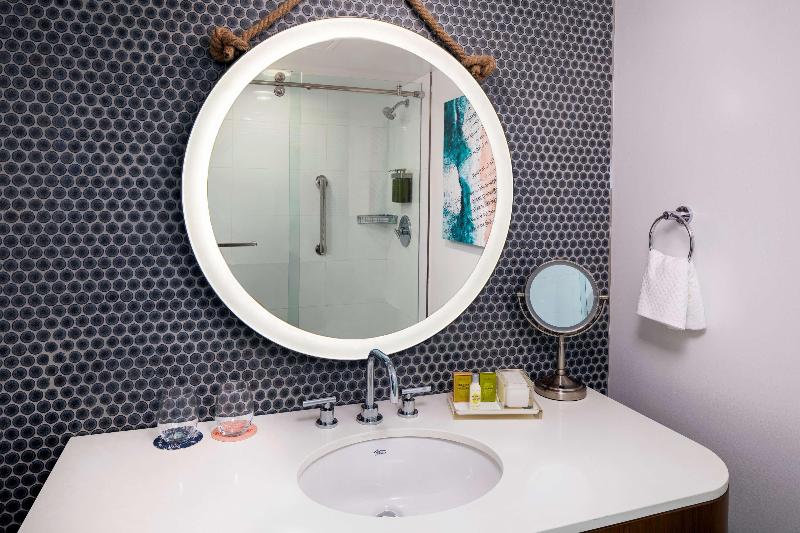 غرفة قياسية, The Reach Key West, Curio Collection By Hilton