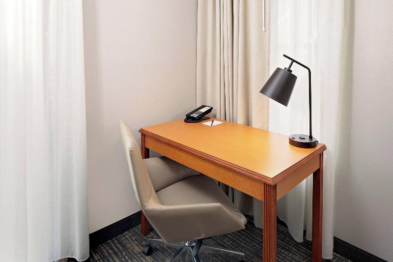 带大床的标准工作室, Residence Inn Lexington North