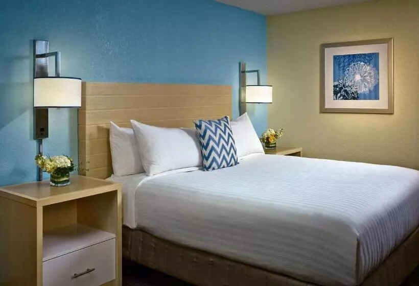 キングサイドベッドのスタンダードワンルーム, Avia Residences On Savoy   Extended Stay