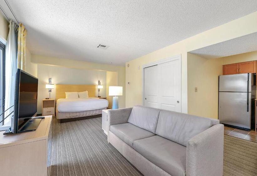 Standaard Studio met Kingsize Bed, Avia Residences On Savoy   Extended Stay