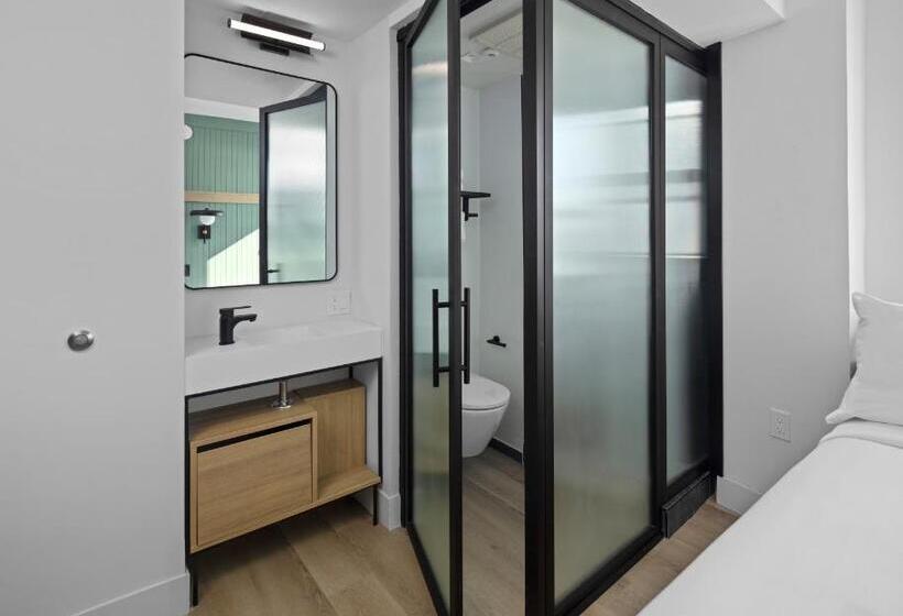 اتاق استاندارد با چشمانداز رودخانه, Riverside Tower Hotel