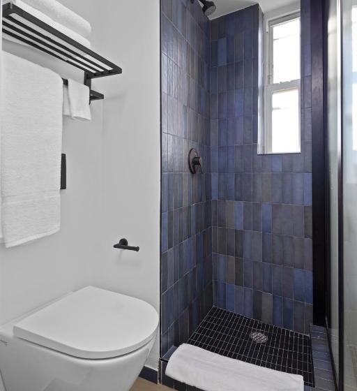 اتاق استاندارد با چشمانداز رودخانه, Riverside Tower Hotel