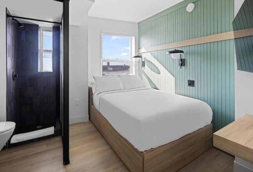 스탠다드 룸 강 전망, Riverside Tower Hotel