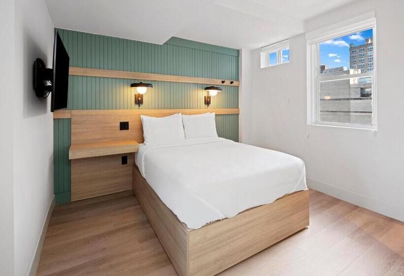 سوئیت برای معلولان, Riverside Tower Hotel