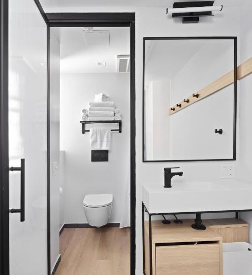 اتاق استاندارد, Riverside Tower Hotel