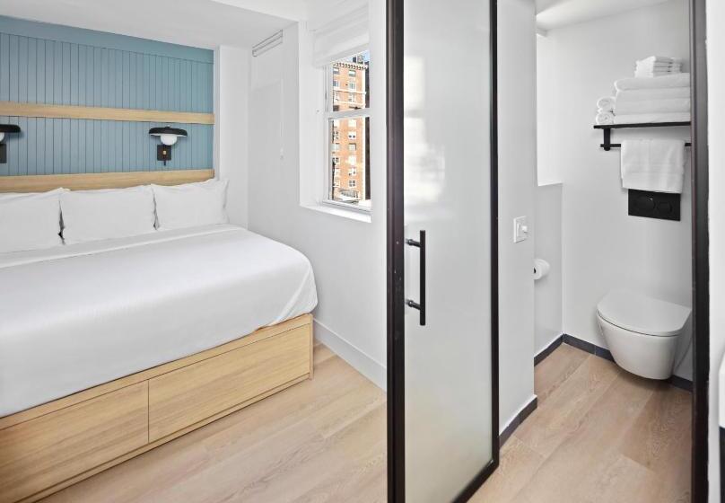 스탠다드 룸, Riverside Tower Hotel