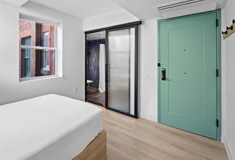 장애인을 위한 스탠다드 룸, Riverside Tower Hotel