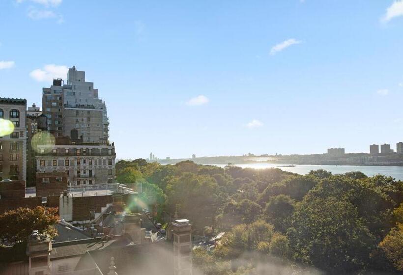 اتاق استاندارد با چشمانداز رودخانه, Riverside Tower Hotel