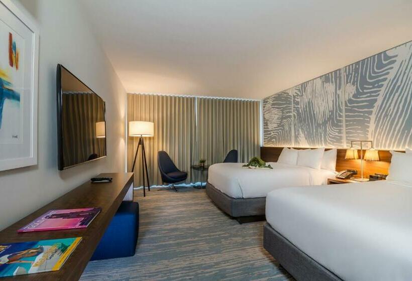 带2个双人床的标准工作室, B Ocean Resort Fort Lauderdale Beach