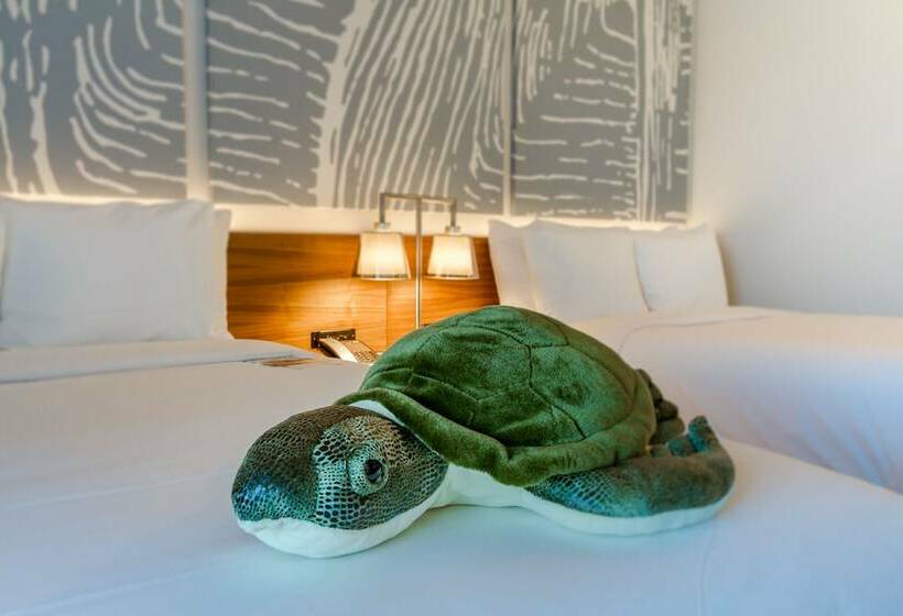 带2个双人床的标准工作室, B Ocean Resort Fort Lauderdale Beach