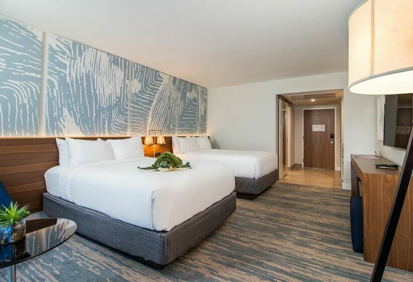 带2个双人床的标准工作室, B Ocean Resort Fort Lauderdale Beach