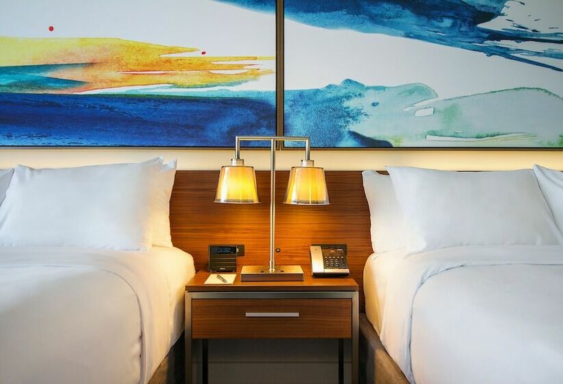 带2个双人床的标准工作室, B Ocean Resort Fort Lauderdale Beach