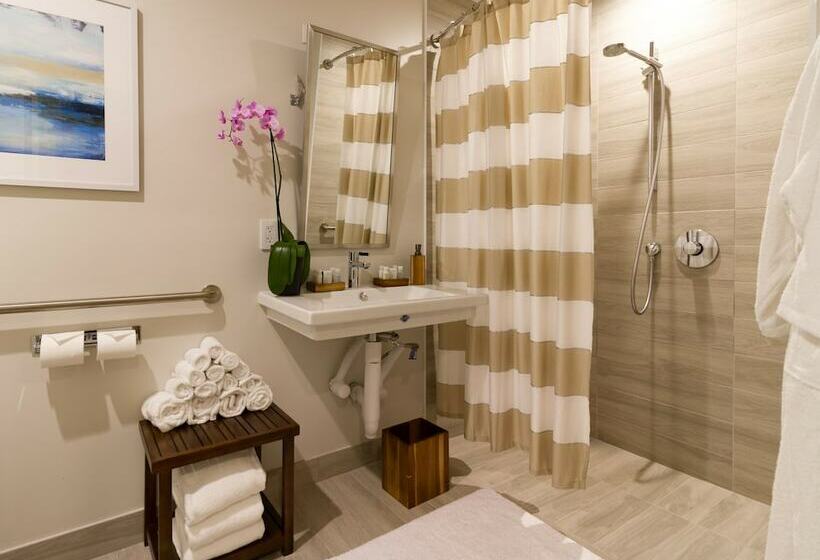 带2个双人床的标准工作室, B Ocean Resort Fort Lauderdale Beach