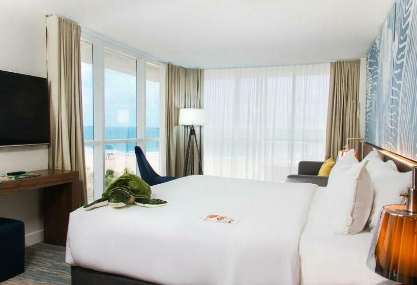 キングサイズベッドのジュニアスイート, B Ocean Resort Fort Lauderdale Beach