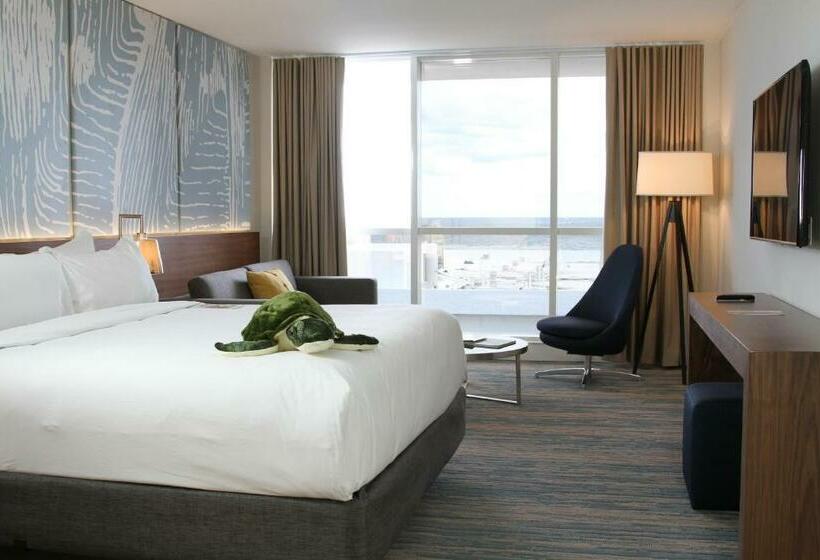 带大床的标准间, B Ocean Resort Fort Lauderdale Beach