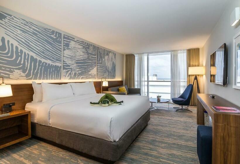 キングサイズベッドのスタンダードルーム, B Ocean Resort Fort Lauderdale Beach