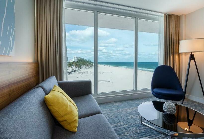带大床的标准间, B Ocean Resort Fort Lauderdale Beach