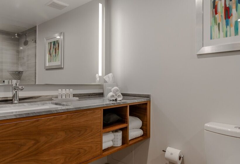 带2个双人床的标准工作室, B Ocean Resort Fort Lauderdale Beach