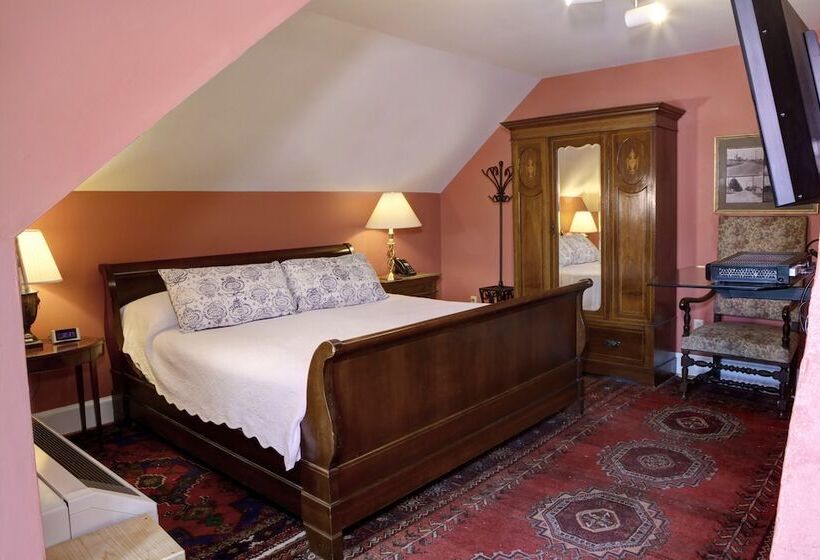 标准间, 200 South Street Inn