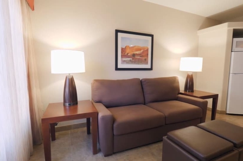 استودیوی استاندارد, Bell Rock Inn