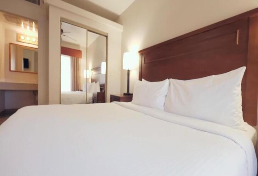 استودیوی استاندارد, Bell Rock Inn